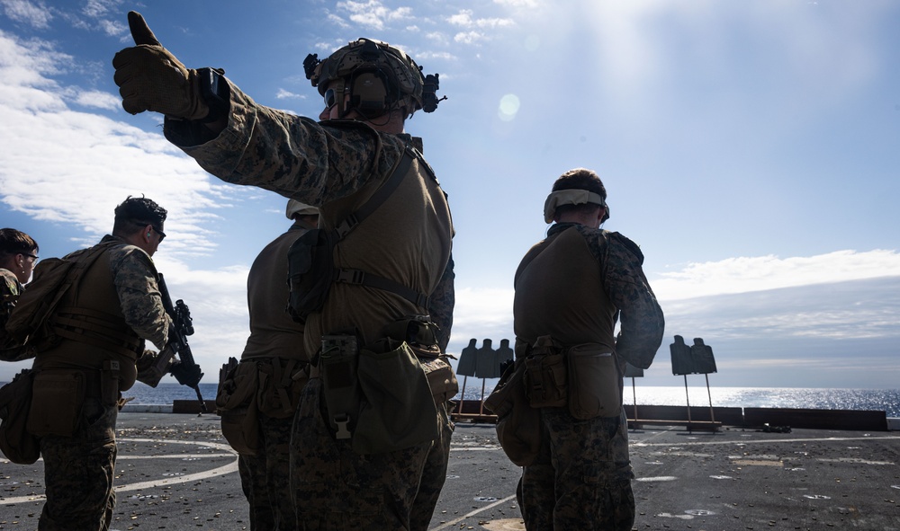 31st MEU | Live-fire deck shoot aboard USS San Diego