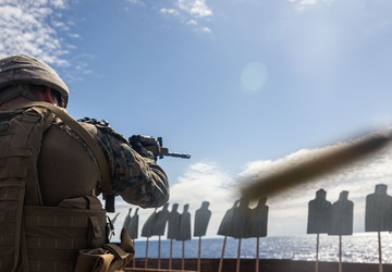 31st MEU | Live-fire deck shoot aboard USS San Diego