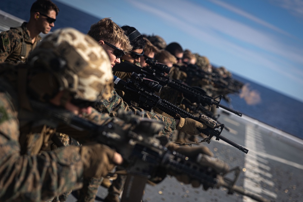 31st MEU | Live-fire deck shoot aboard USS San Diego
