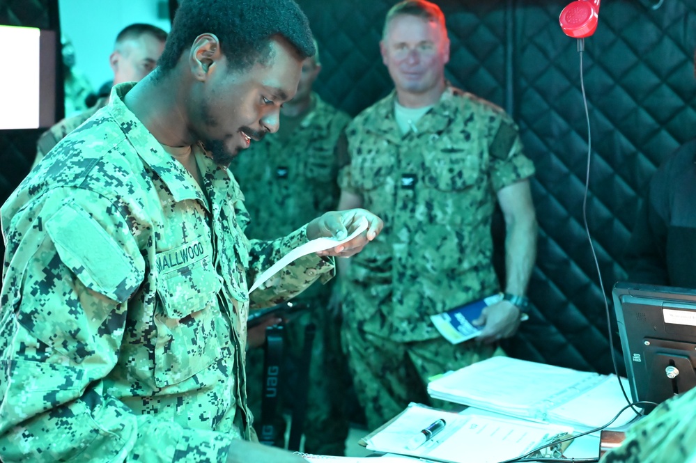 Commodore Richard Eytel visits Surface Combat Systems Training Command Great Lakes