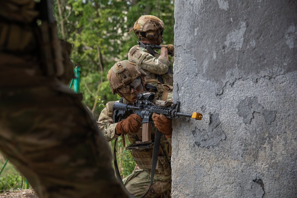 2CR Soldiers execute room clearing readiness training during Saber Guardian 25