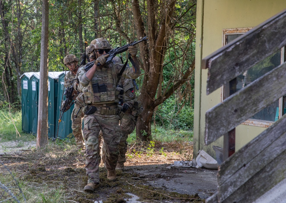 2CR Soldiers execute room clearing readiness training during Saber Guardian 25