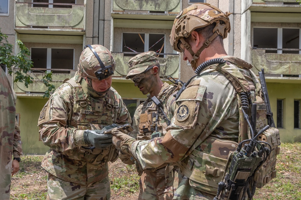 Brig. Gen. Andrew B. Stone visits 2CR Soldier during Saber Guardian 25