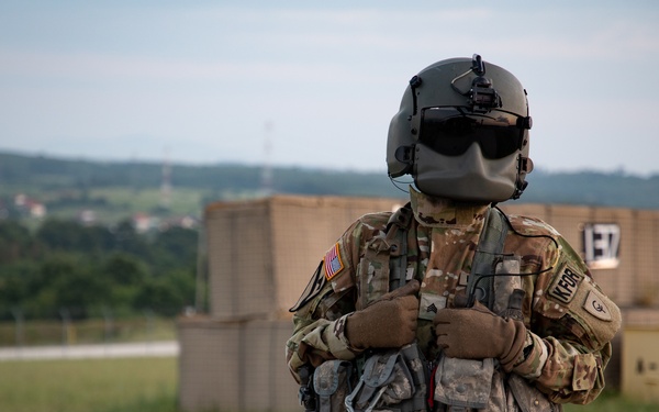 U.S. Soldiers assigned toRC-E's Task Force Aviation and Maneuver Battalion conduct an aerial insertion along the ABL in Kosovo