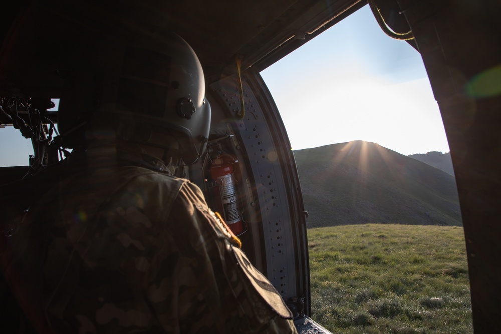 U.S. Soldiers assigned toRC-E's Task Force Aviation and Maneuver Battalion conduct an aerial insertion along the ABL in Kosovo