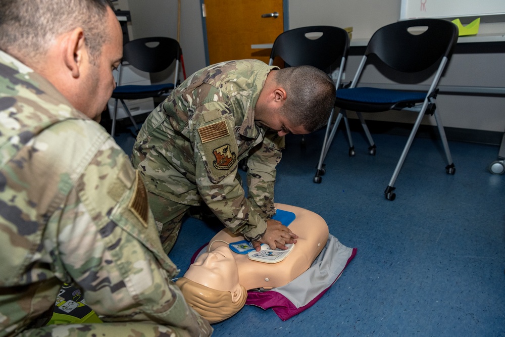 156th MDG trains with 101st MDG