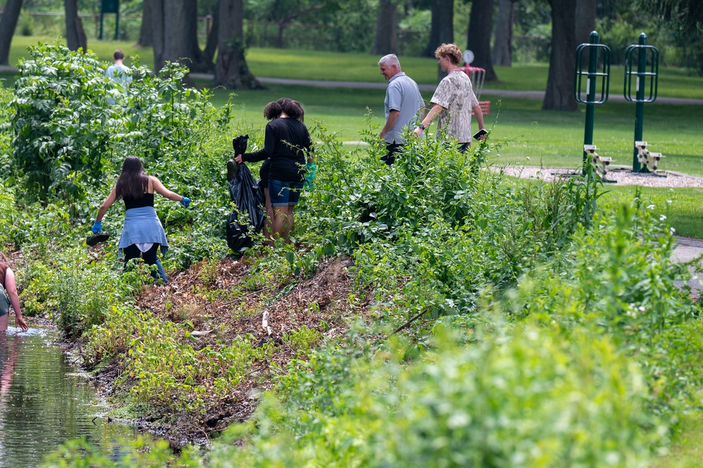 Hanscom students participate in Shawsheen River clean up