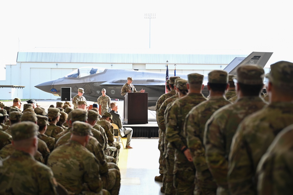 33rd Maintenance Group change of command