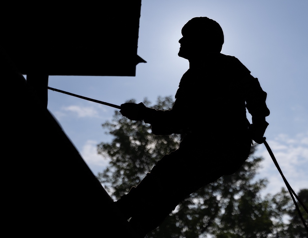1st Regiment, Advanced Camp, Rappel Tower