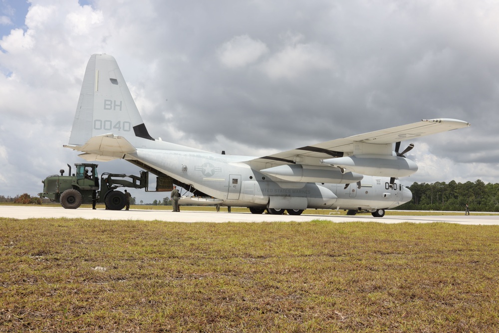 2nd Distribution Support Battalion Conducts Air Delivery