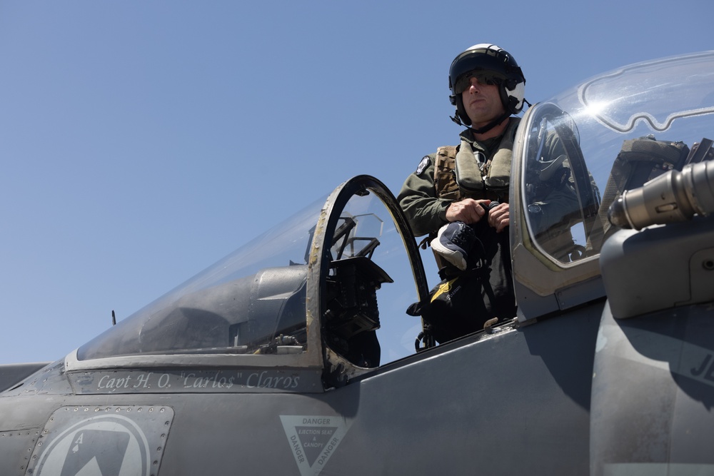 MCAS Yuma Receives Harrier for Display