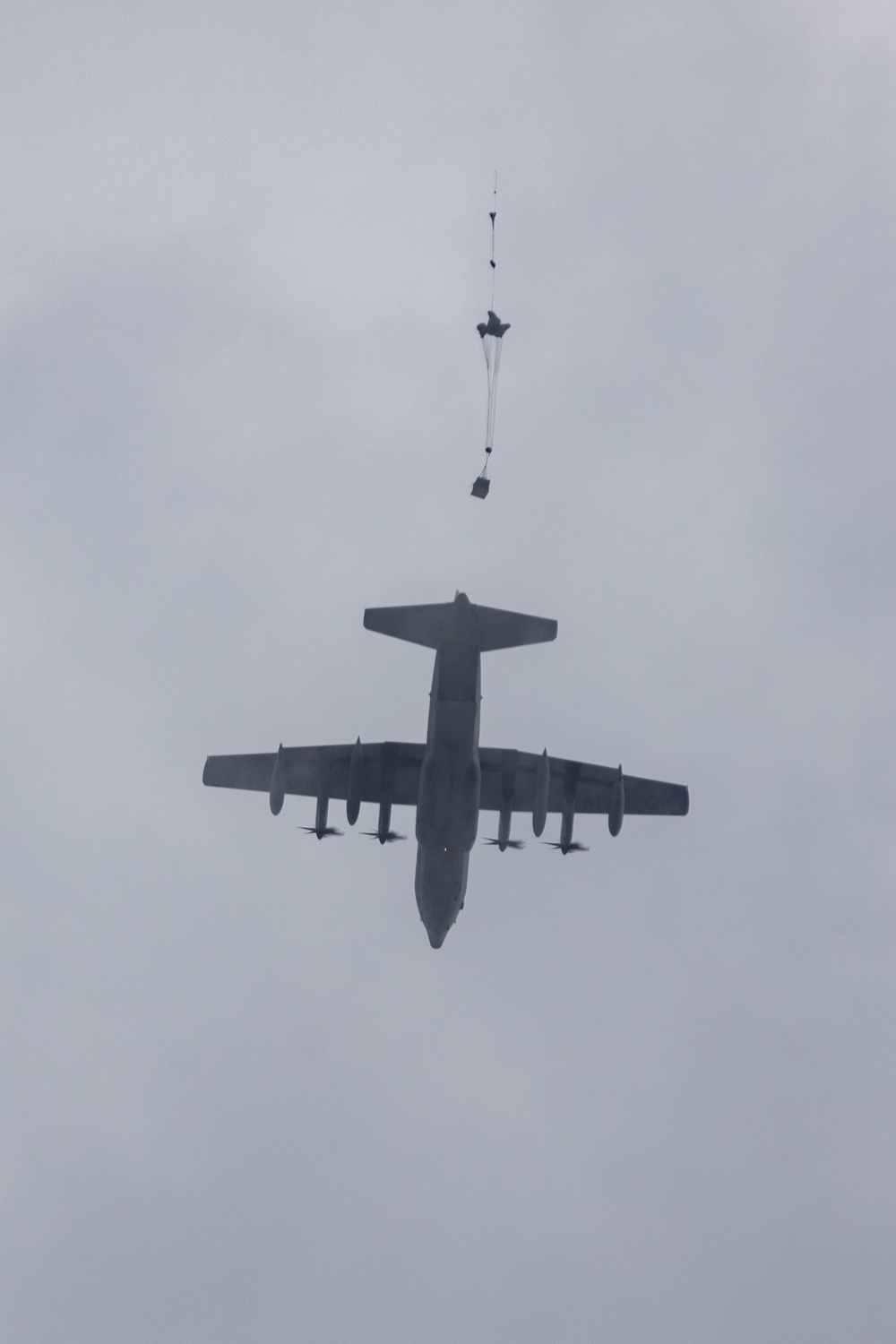 2nd Distribution Support Battalion Conducts Air Delivery