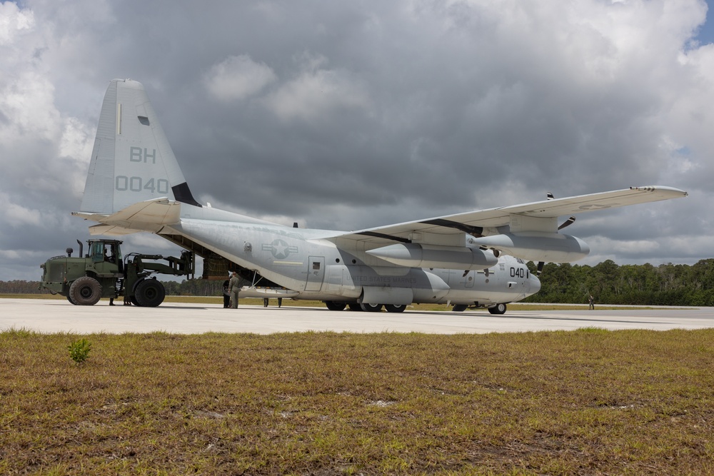 2nd Distribution Support Battalion Conducts Air Delivery