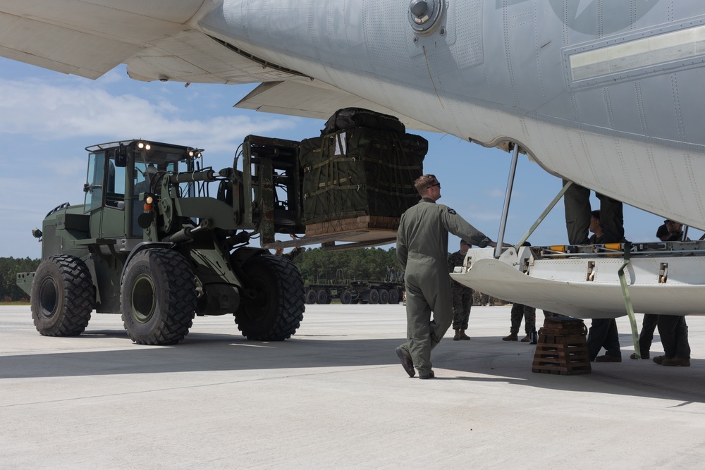 2nd Distribution Support Battalion Conducts Air Delivery