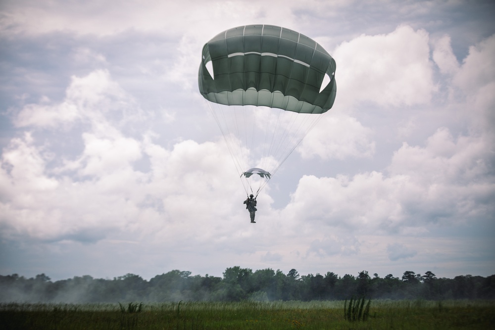 BASIC AIRBORNE SCHOOL (Jump Week)