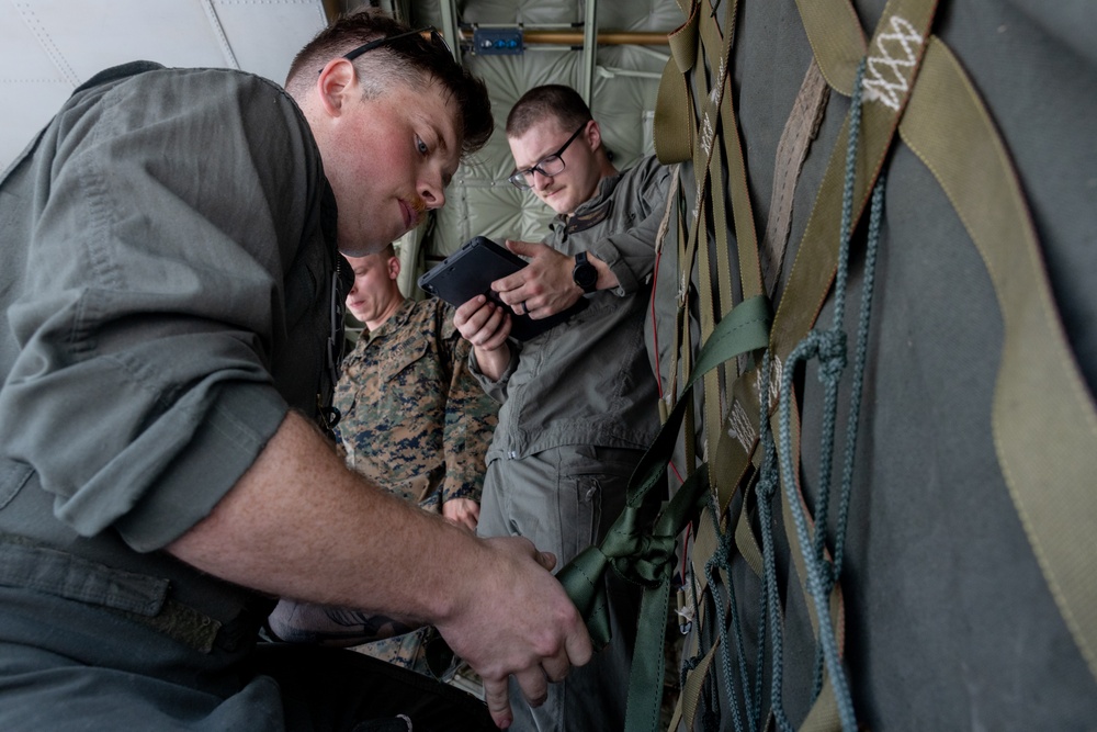 2nd Distribution Support Battalion Conducts Air Delivery