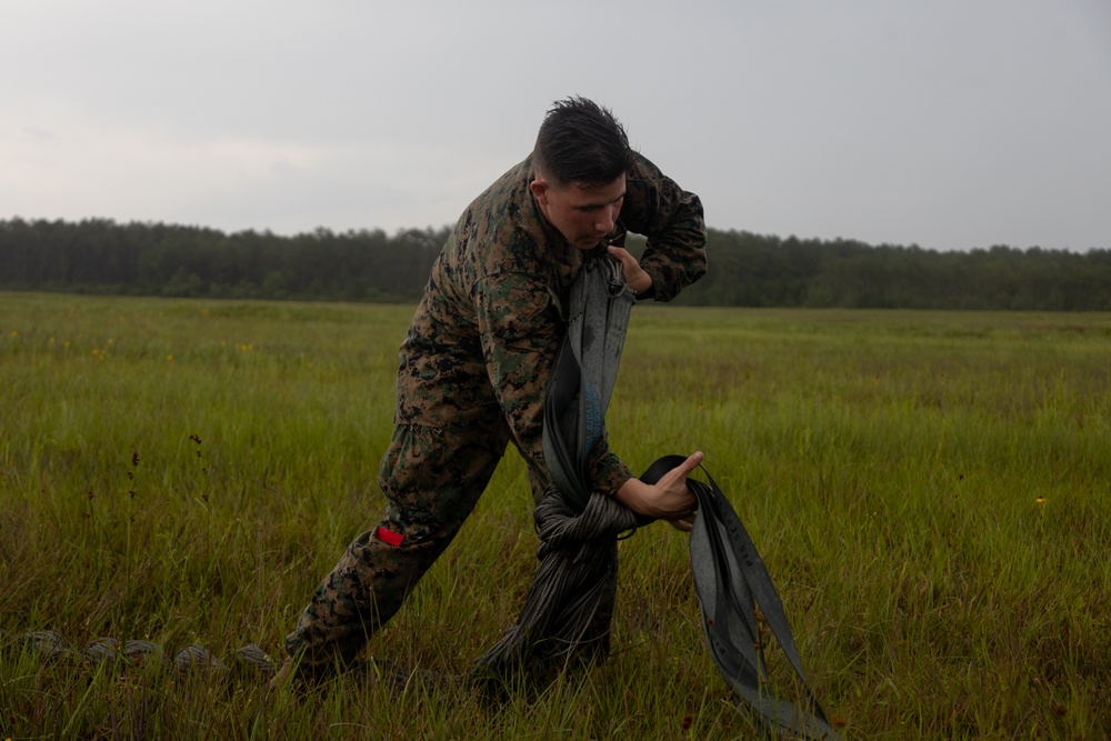 2nd Distribution Support Battalion Conducts Air Delivery