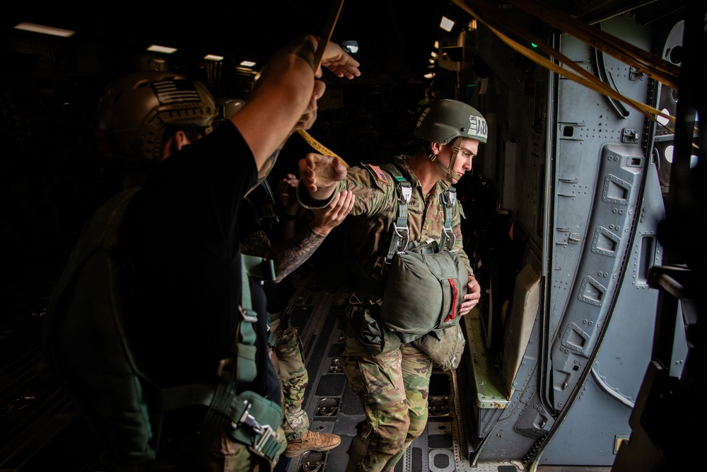 BASIC AIRBORNE SCHOOL (Jump Week)