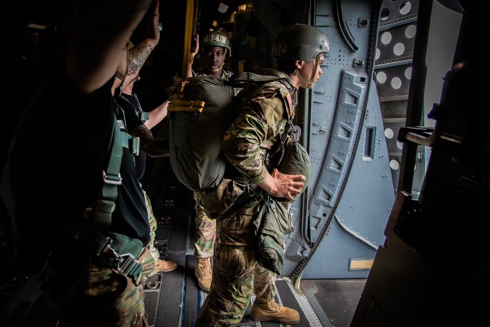 BASIC AIRBORNE SCHOOL (Jump Week)