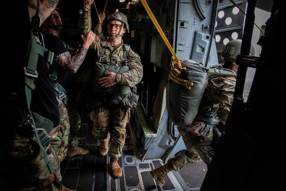 BASIC AIRBORNE SCHOOL (Jump Week)