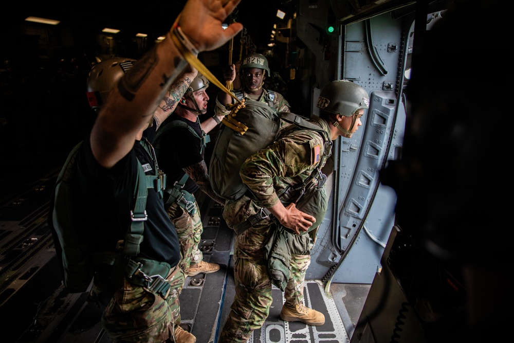 BASIC AIRBORNE SCHOOL (Jump Week)