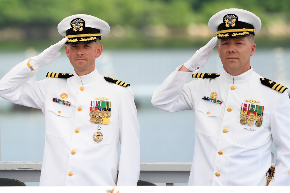 USS Indiana (SSN 789) changes command