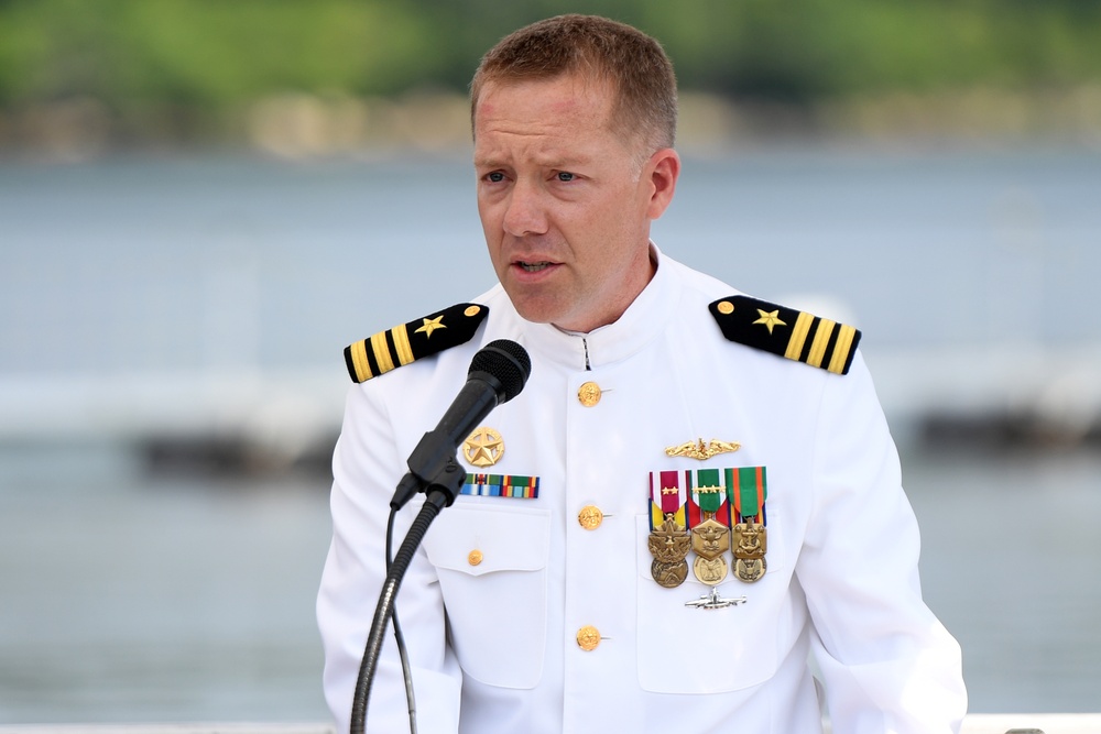 USS Indiana (SSN 789) changes command