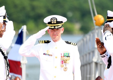 USS Indiana (SSN 789) changes command