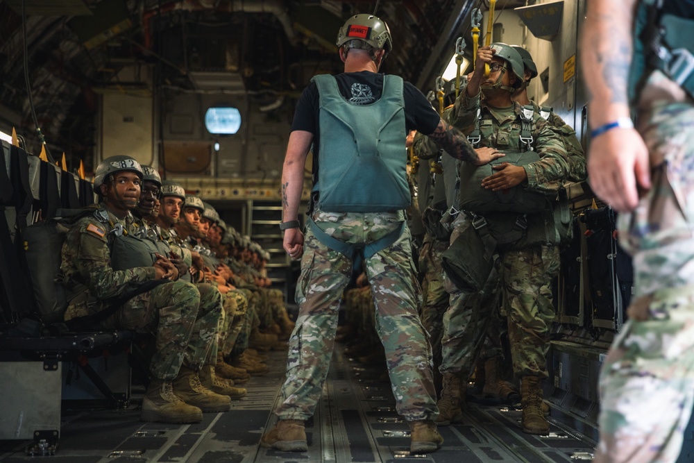 BASIC AIRBORNE SCHOOL (Jump Week)
