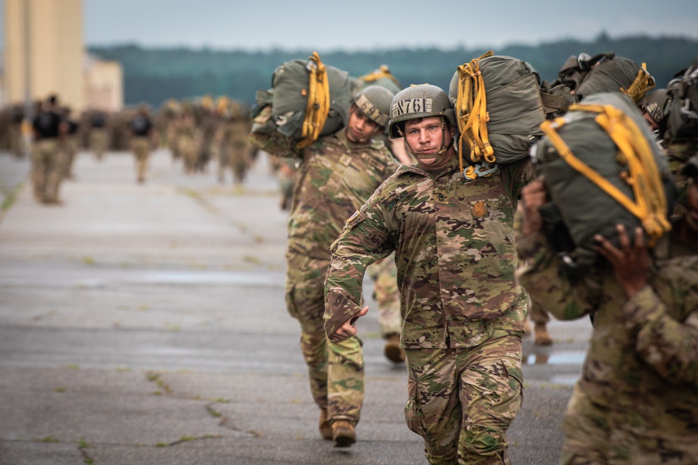 BASIC AIRBORNE SCHOOL (Jump Week)