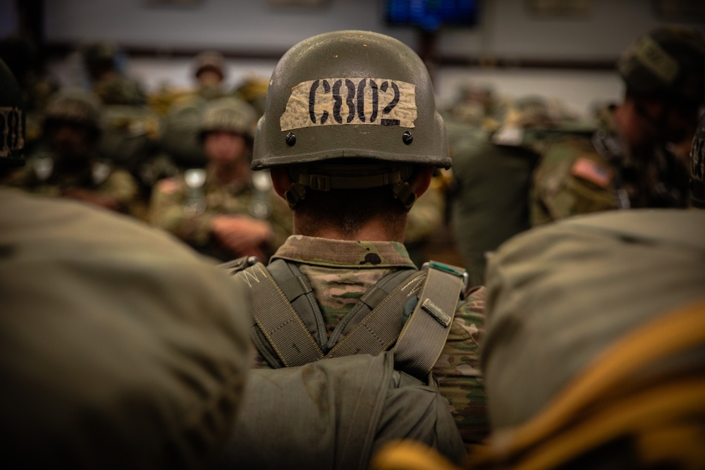 BASIC AIRBORNE SCHOOL (Jump Week)