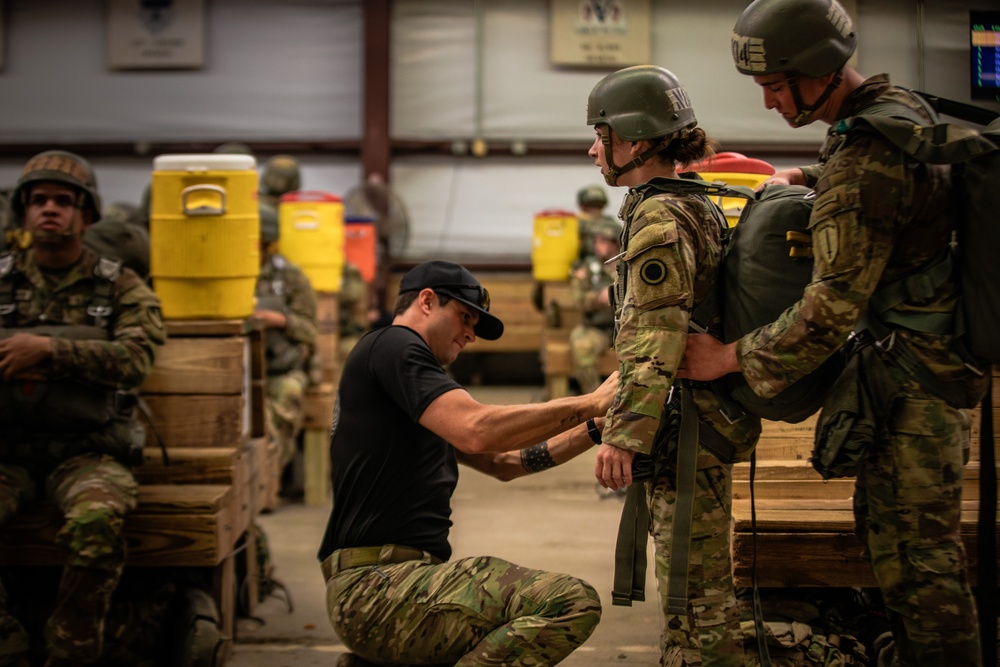 BASIC AIRBORNE SCHOOL (Jump Week)