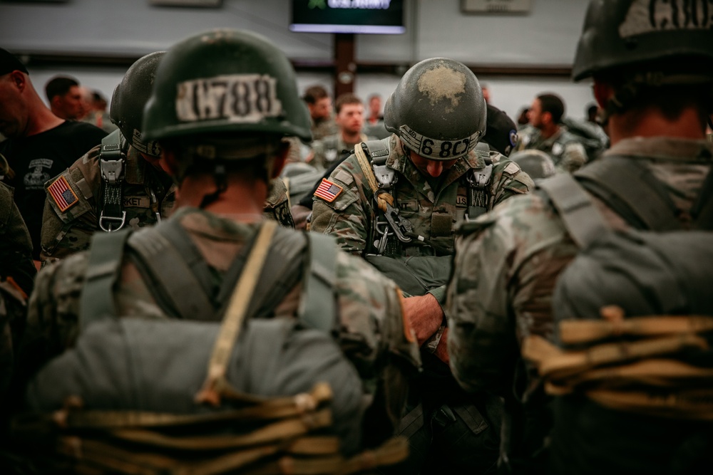 BASIC AIRBORNE SCHOOL (Jump Week)