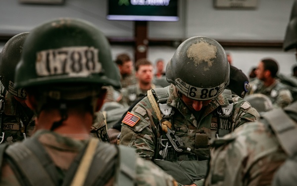 BASIC AIRBORNE SCHOOL (Jump Week)