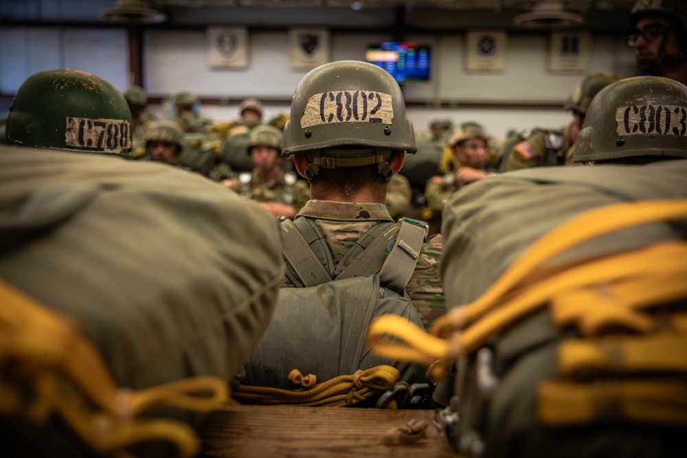 BASIC AIRBORNE SCHOOL (Jump Week)