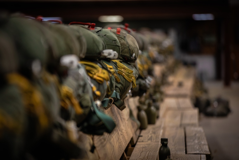 BASIC AIRBORNE SCHOOL (Jump Week)