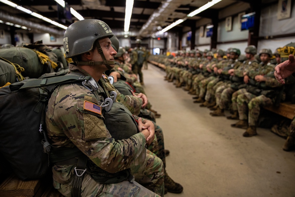 BASIC AIRBORNE SCHOOL (Jump Week)