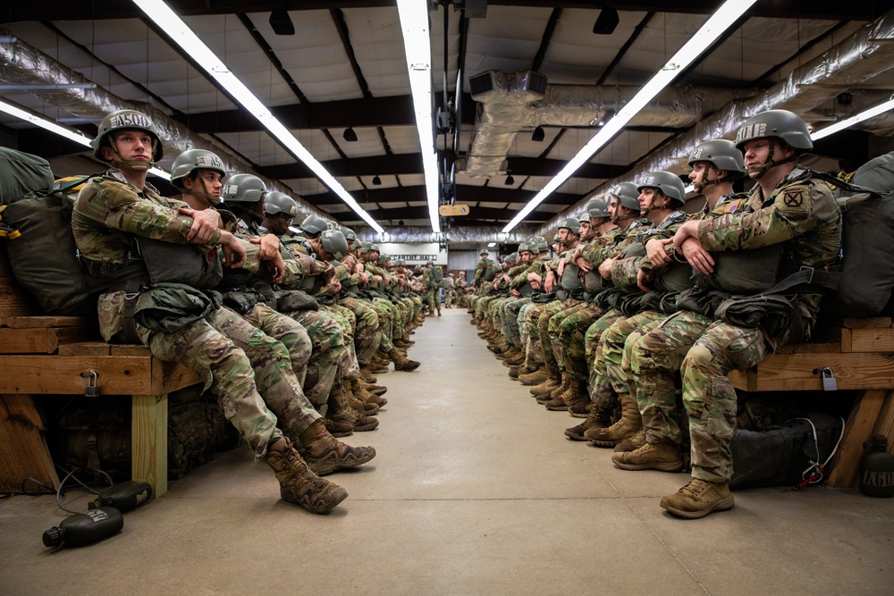 BASIC AIRBORNE SCHOOL (Jump Week)