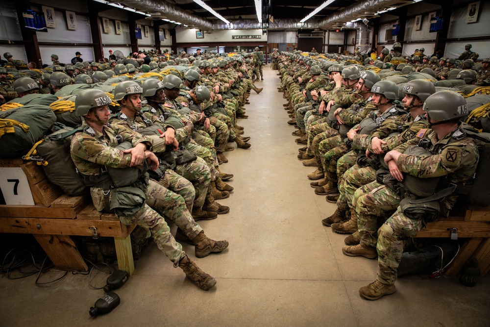 BASIC AIRBORNE SCHOOL (Jump Week)