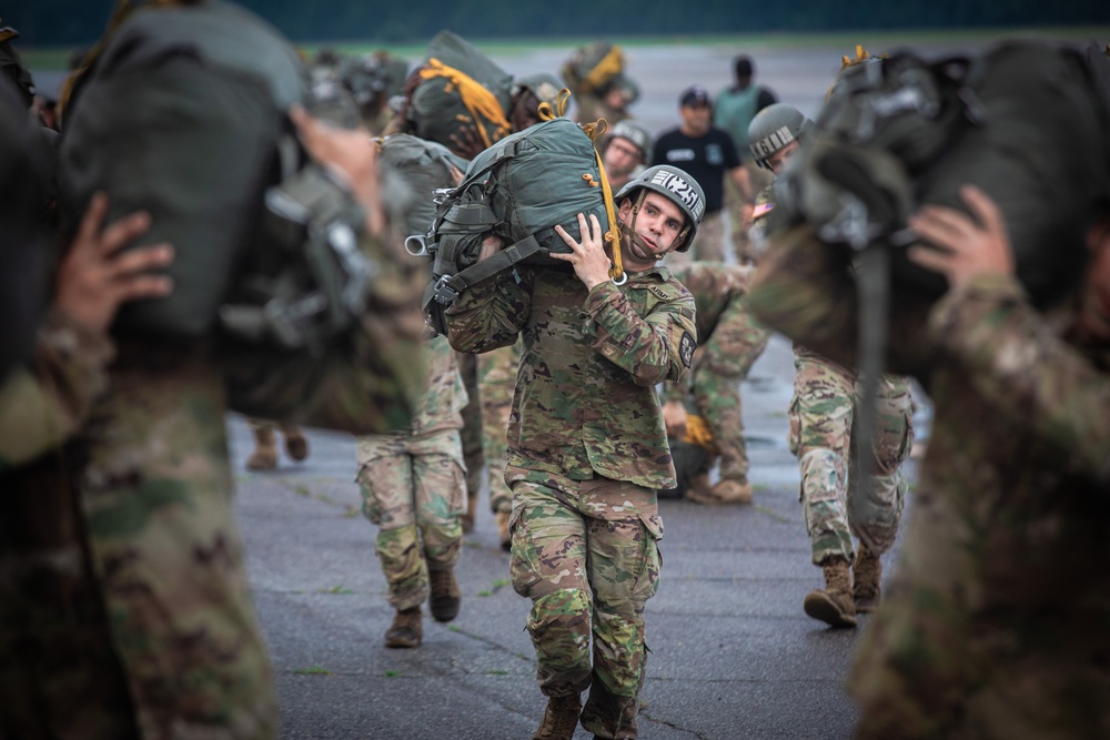 BASIC AIRBORNE SCHOOL (Jump Week)