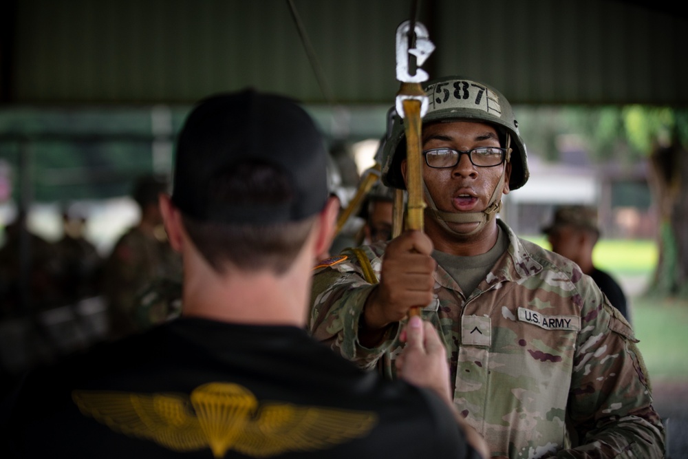 U.S. ARMY BASIC AIRBORNE COURSE (Jump Week)