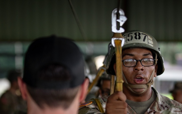 U.S. ARMY BASIC AIRBORNE COURSE (Jump Week)
