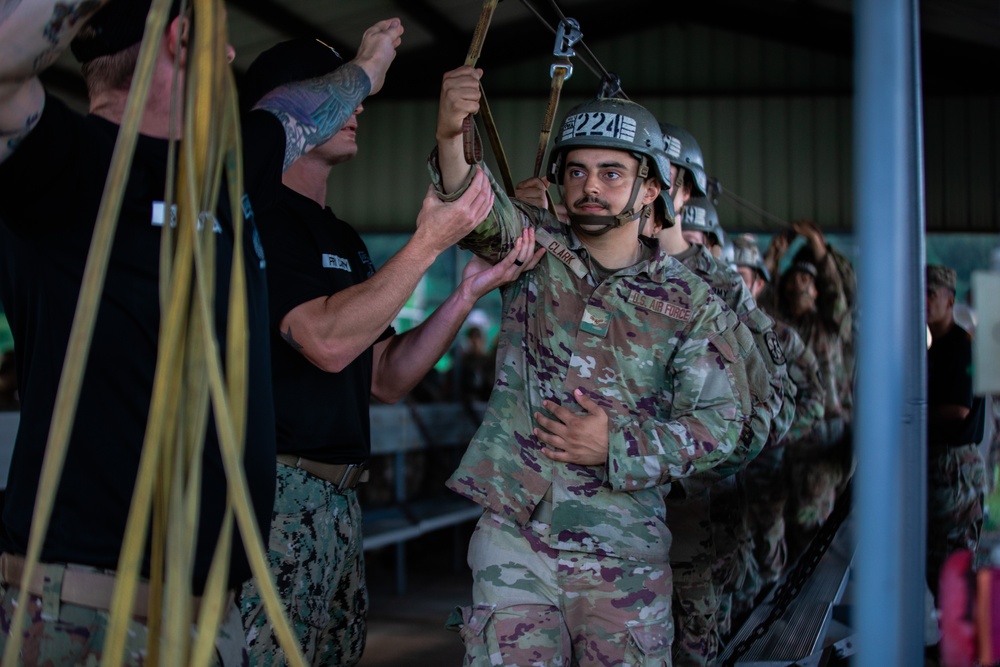 U.S. ARMY BASIC AIRBORNE COURSE (Jump Week)
