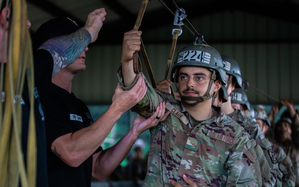 U.S. ARMY BASIC AIRBORNE COURSE (Jump Week)