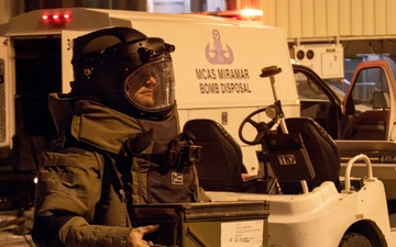 EOD and San Diego MAST conduct a simulated bomb extract at the San Diego International Airport