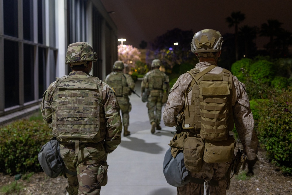 U.S. Marines arrive at federal building to assist California National Guard
