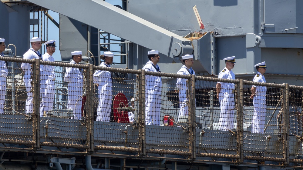 MANNING THE RAILS ABOARD USS HARPERS FERRY