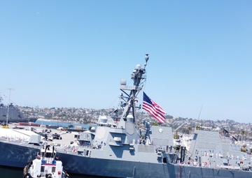 MANNING THE RAILS ABOARD USS CARL M LEVIN