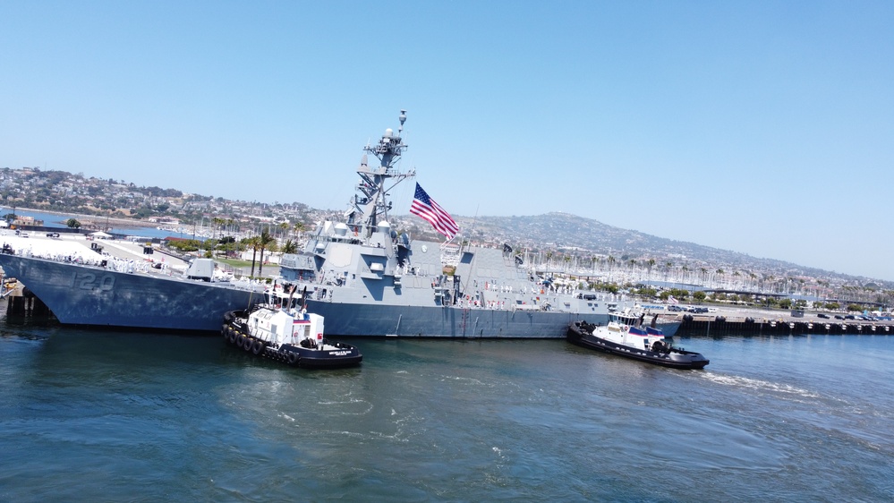 MANNING THE RAILS ABOARD USS CARL M LEVIN