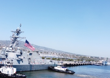 MANNING THE RAILS ABOARD USS CARL M LEVIN